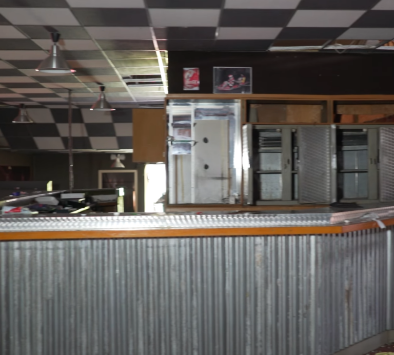 Abandoned karting track 3 Screenshot 2024 07 20 004852 768x692