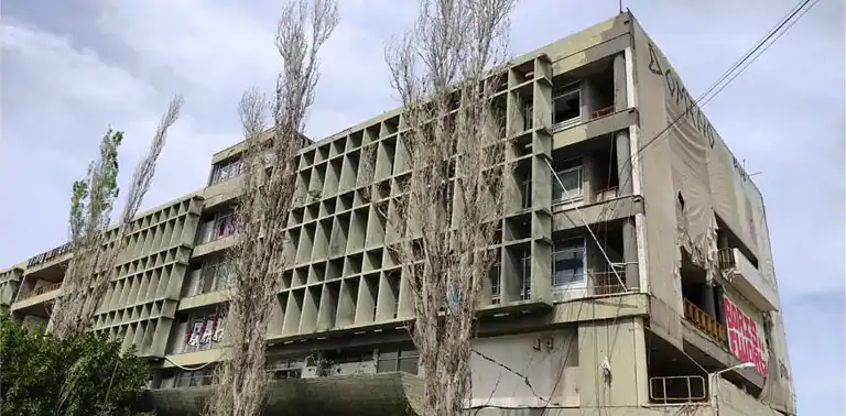 Gebäude der Hafenbehörde Patras 5 ktirio limena 873x432 1 768x380