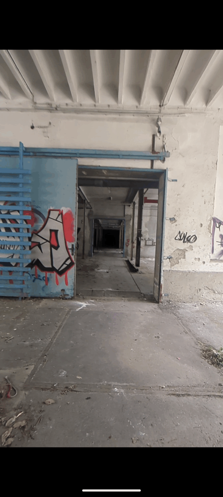 Verlassene Fabrik in Wangen i.A. 4 1000038231 768x1707