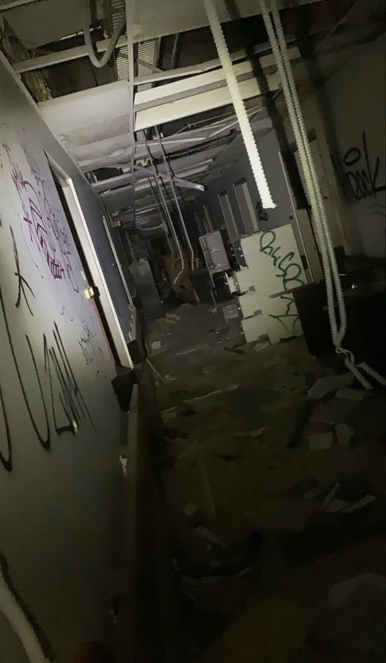 Verlassene Polizeistation 10 abandones popo station5 768x1320