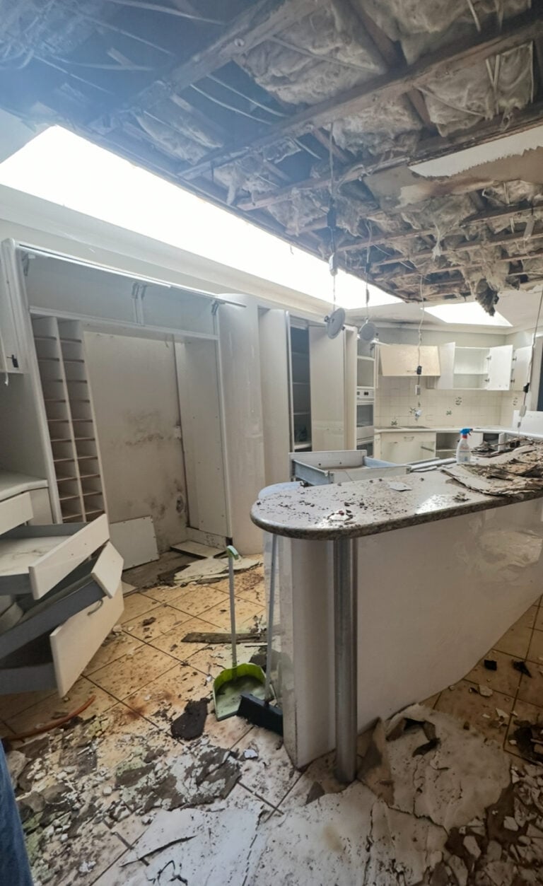 Abandoned Mansion on a Lake 2 IMG 3089 768x1253