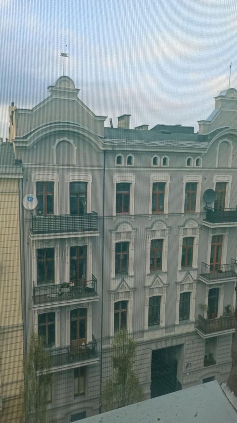 ec71cf8a 54cb 4d6f 97bb 5c8e249cfc29 768x1367