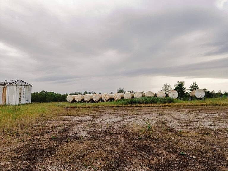 silos and half-destroyed storage building 4 IMG20240824195008 768x576