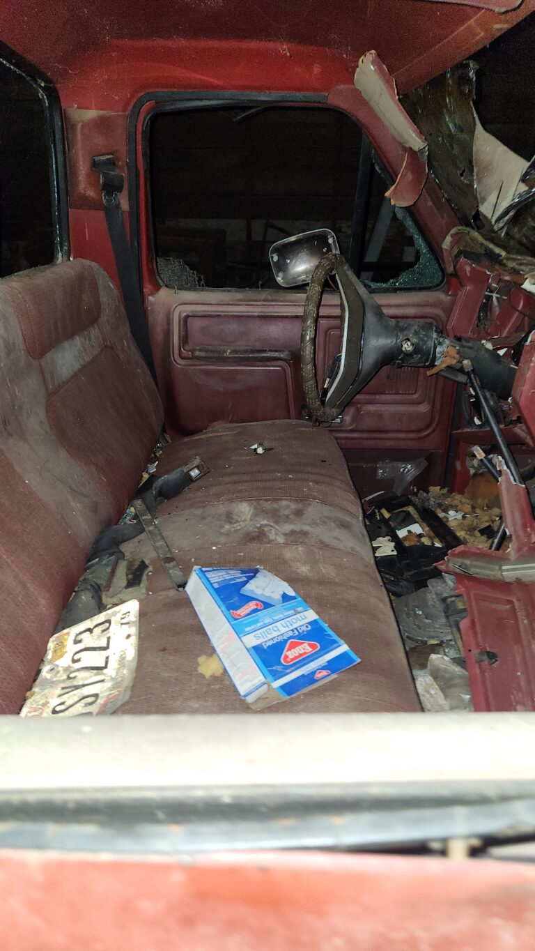 Das Innere eines alten Wohnmobils Das Innere eines alten Wohnmobils