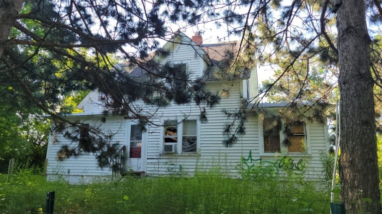 Abandoned House 8 Snapchat 1867018009 1 768x432