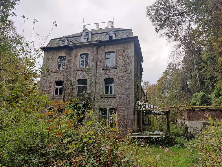 Abandoned Hotel Durbuy 4 IMG20241006164347 768x578