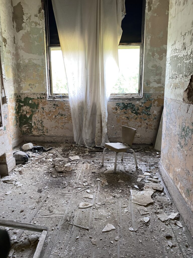 Abandoned School 2 IMG 5289 768x1024