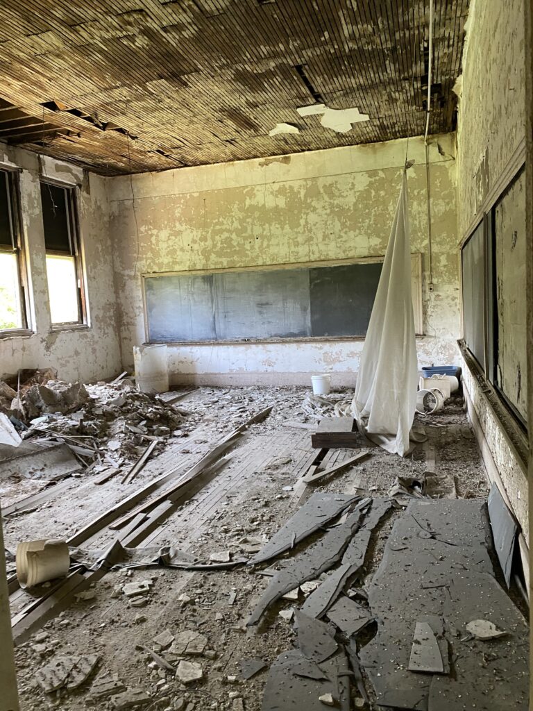 Abandoned School 1 IMG 5290 768x1024