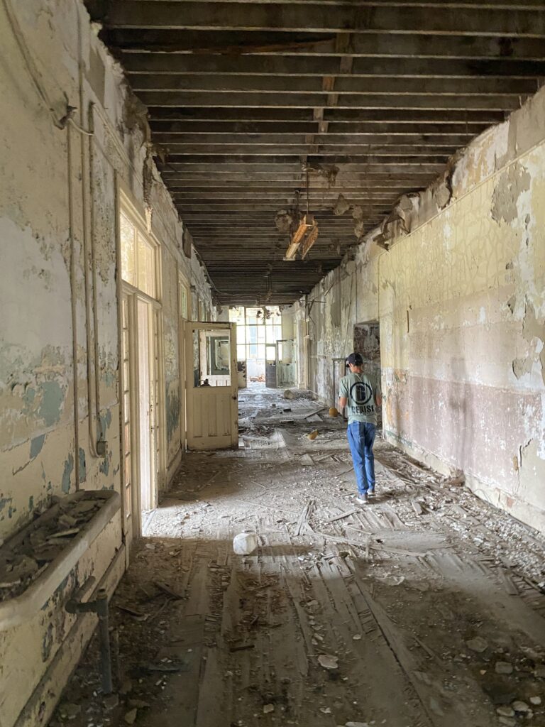 Abandoned School 4 IMG 5291 768x1024