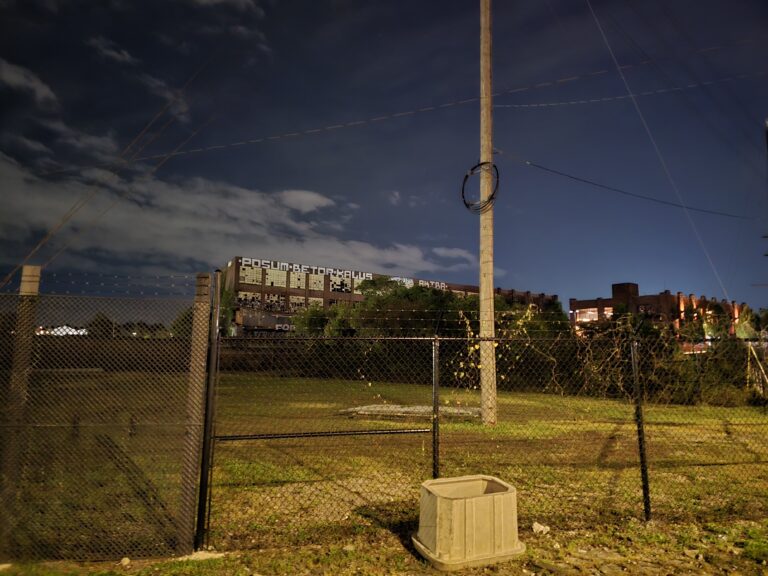 Abandoned Textile Mill 2 1000007759 768x576