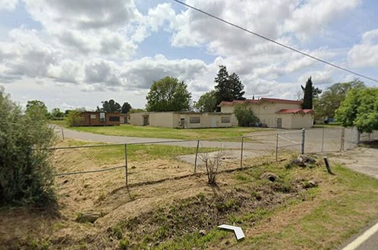 Old Elementary School 1 1000073723 768x509