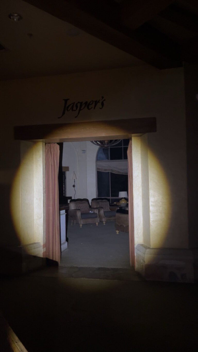 Abandoned Golf Course Clubhouse 3 IMG 5018 768x1365