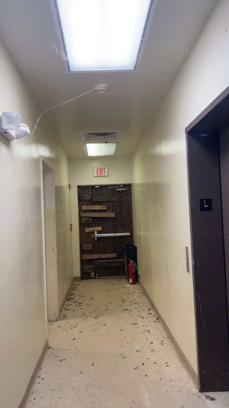 Abandoned Golf Course Clubhouse 5 IMG 5020 768x1365