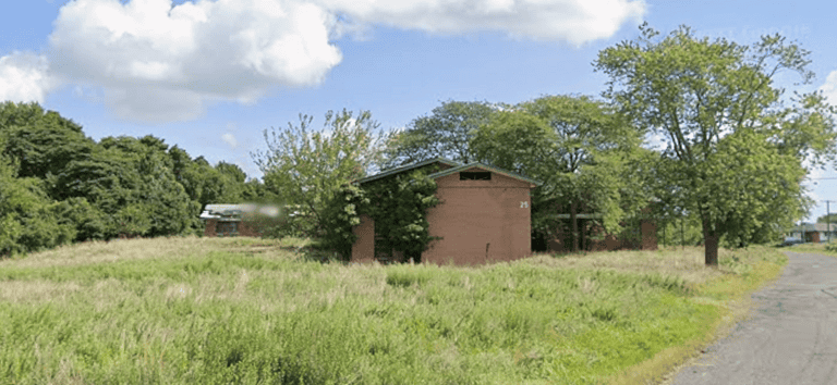 Verlassenes Waisenhaus 1 Screenshot 2025 11 16 172224 768x355