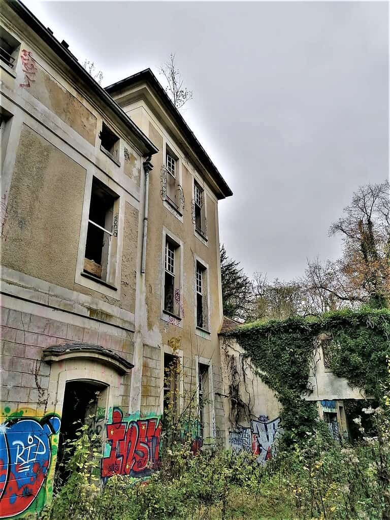 Le Chateau des tourelles 2 Foto Arriere Chateau 768x1024