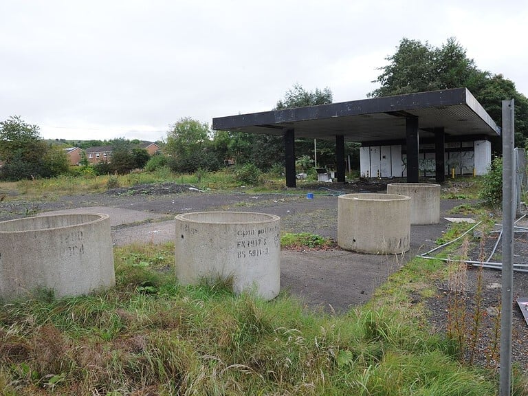 Tankstelle Johnstone 1 0 DNP PDE 121021bensons 03JPG 768x576