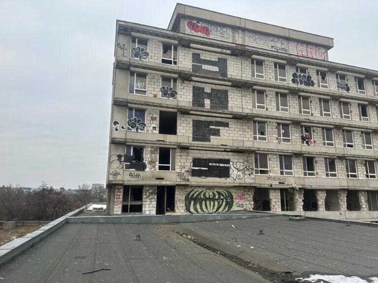 Abandoned unfinished hospital 3 IMG 5503 768x576