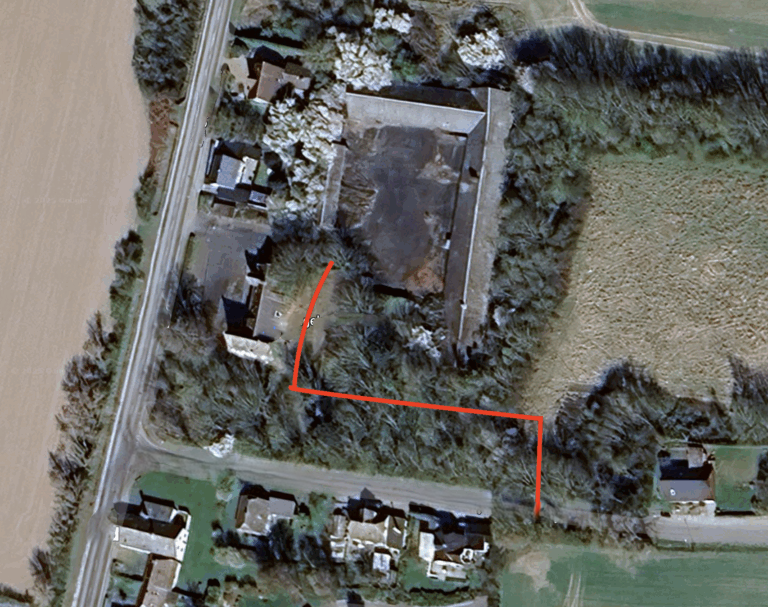 Unauffälliger Eingang Unauffälliger Eingang