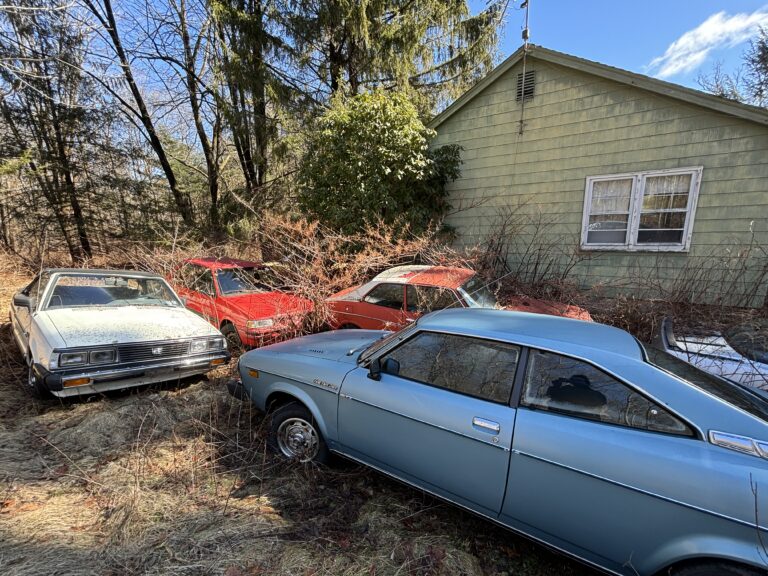 Abandoned Car Guy House 13 IMG 9828 768x576