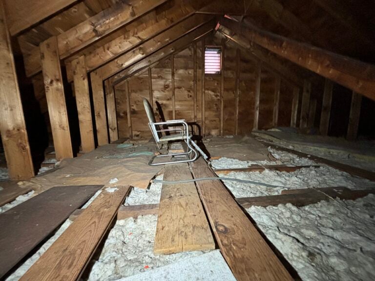 Abandoned Car Guy House 1 IMG 9899 768x576