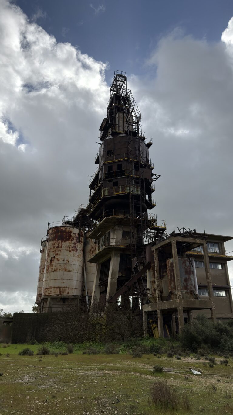 Abandoned factory 3 IMG 1109 768x1365