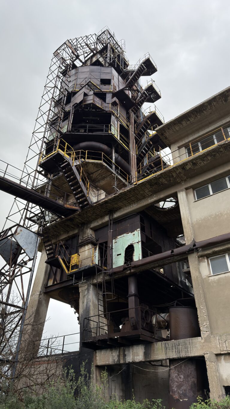 Abandoned factory 7 IMG 1110 768x1365