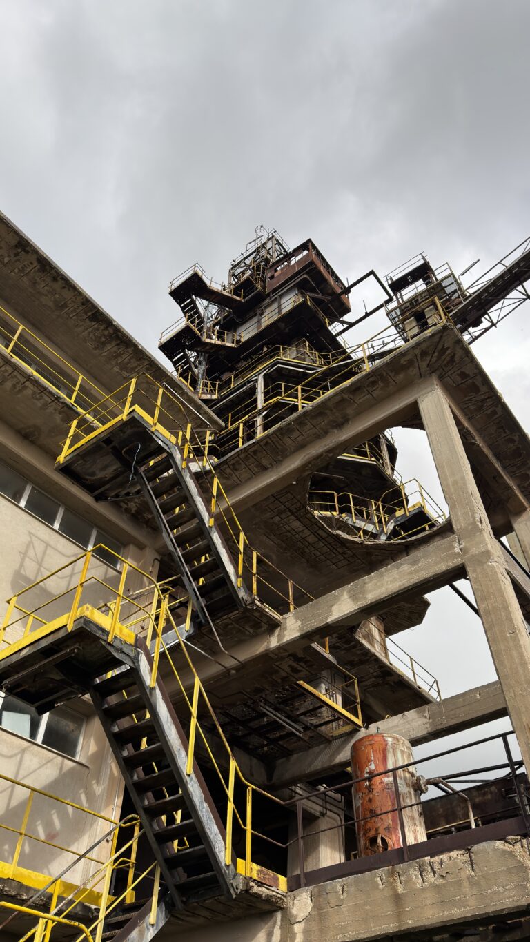 Abandoned factory 4 IMG 1112 768x1365