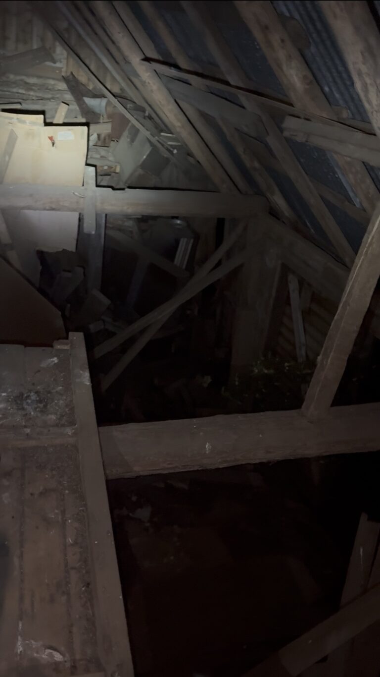 Verlassene Scheune und Haus 2 IMG 4440 768x1366
