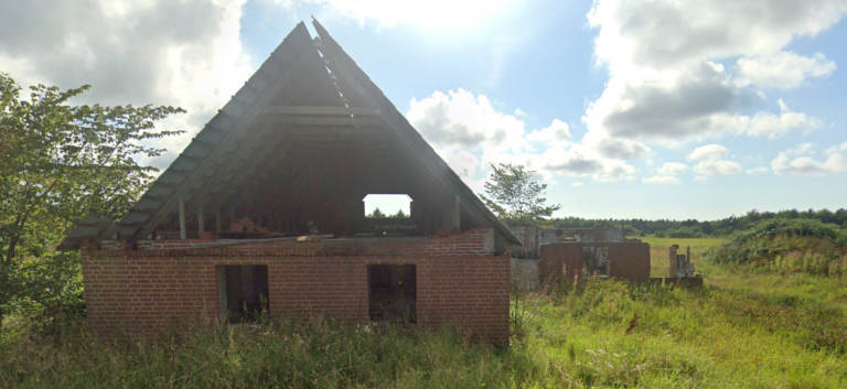 Abandoned roadside house 1 22 768x353