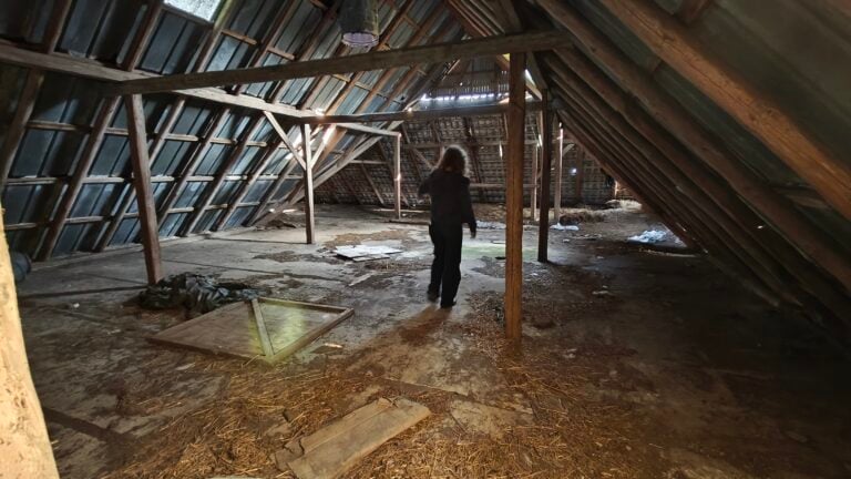 Abandoned house with bunker in the back 1 4263 768x432