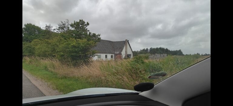 Abandoned roadside house 1 4560 768x349