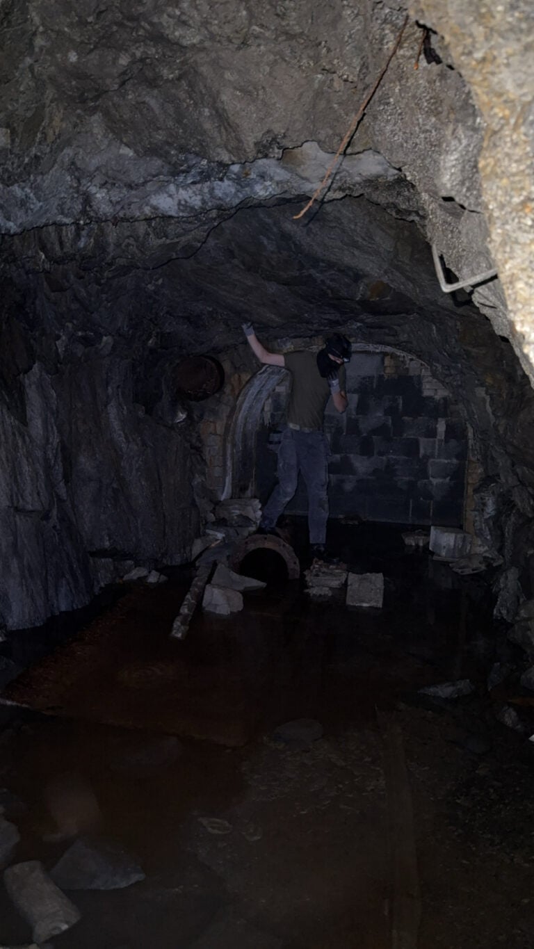 Messerschmitt Tunnel 3 IMG 4760 768x1365